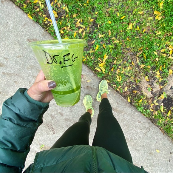 Meet your Posher, Hillary - Picture 3 of 8